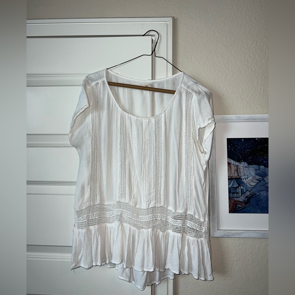 White Cap sleeve top with crochet